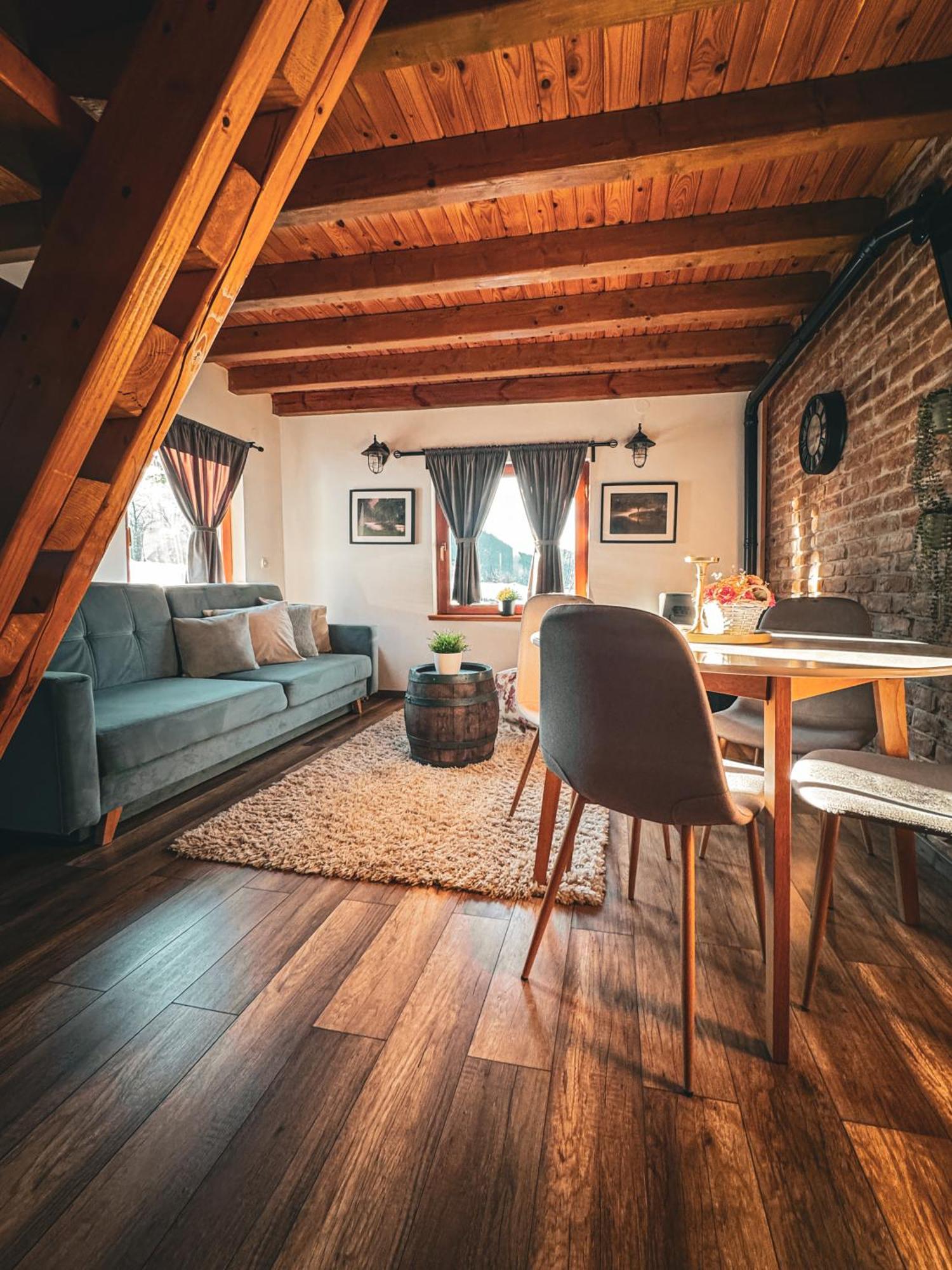 Woodenhouse With Two Apartments Otocac Ngoại thất bức ảnh