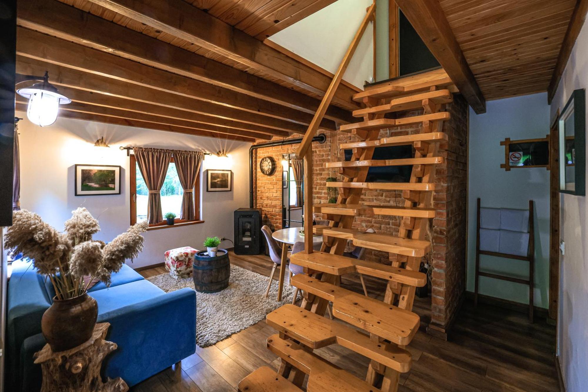 Woodenhouse With Two Apartments Otocac Phòng bức ảnh