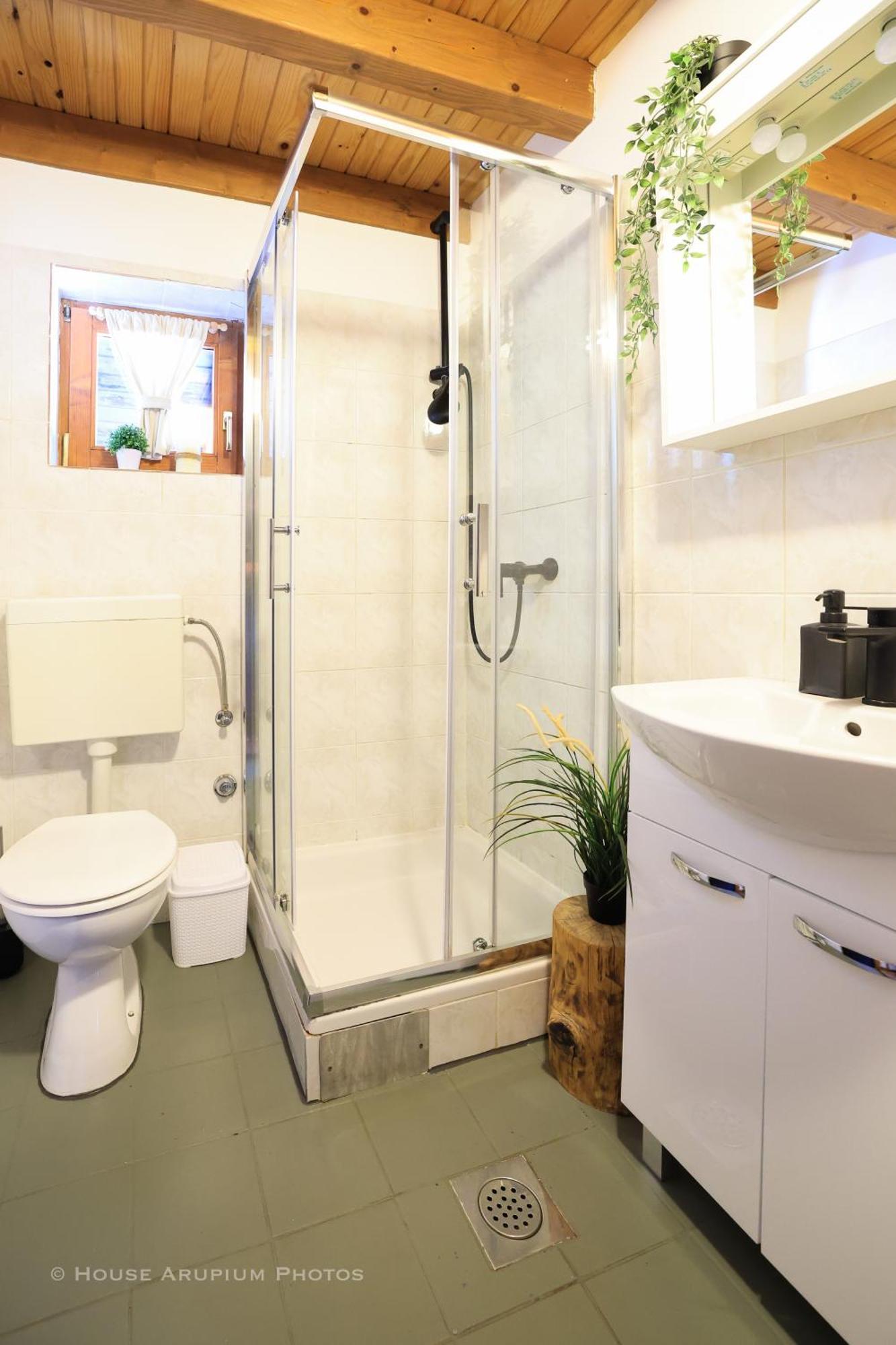 Woodenhouse With Two Apartments Otocac Ngoại thất bức ảnh