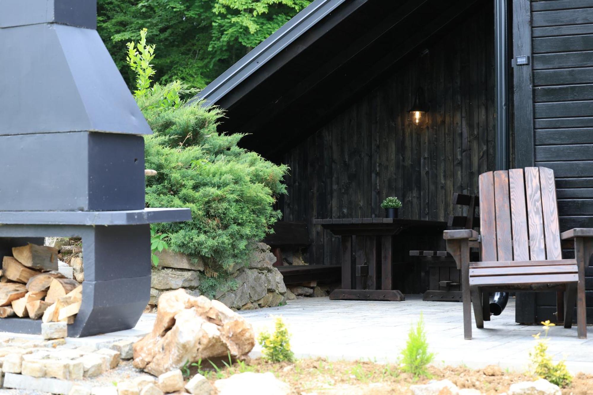 Woodenhouse With Two Apartments Otocac Ngoại thất bức ảnh